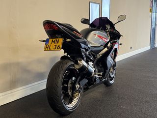 Voertuigafbeelding 4