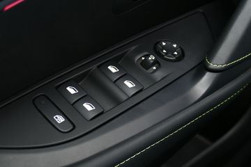 Voertuigafbeelding 16