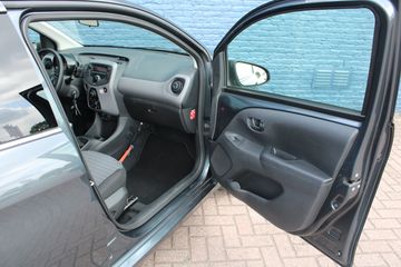 Voertuigafbeelding 6