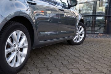 Voertuigafbeelding 7