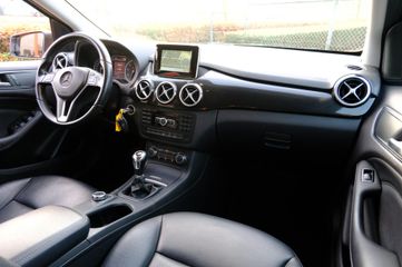 Voertuigafbeelding 4