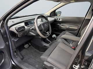 Voertuigafbeelding 9