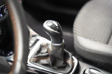 Voertuigafbeelding 8