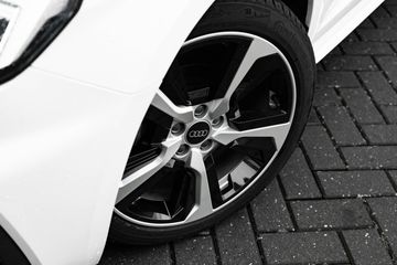 Voertuigafbeelding 6