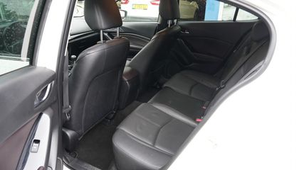 Voertuigafbeelding 6