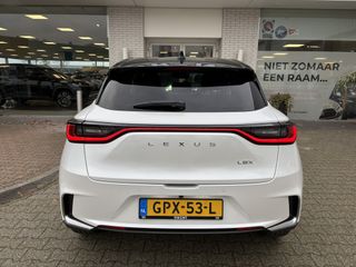 Voertuigafbeelding 6