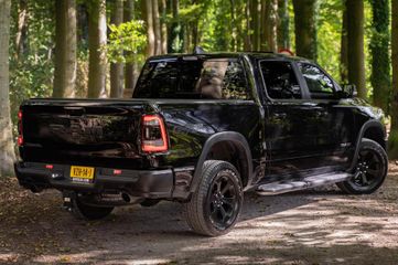 Voertuigafbeelding 3