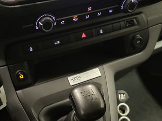 Voertuigafbeelding 13