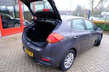 Voertuigafbeelding 8