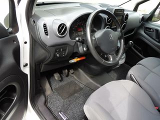 Voertuigafbeelding 8