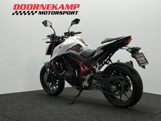 Voertuigafbeelding 10