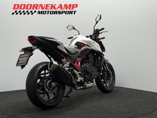 Voertuigafbeelding 14