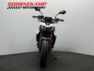 Voertuigafbeelding 4