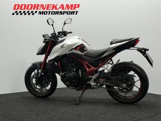 Voertuigafbeelding 9