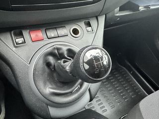 Voertuigafbeelding 13