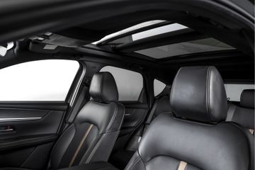 Voertuigafbeelding 6