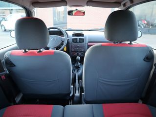 Voertuigafbeelding 12