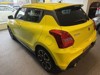 Voertuigafbeelding 3