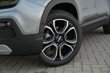 Voertuigafbeelding 4