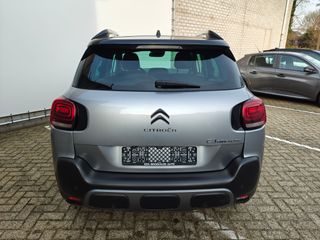 Voertuigafbeelding 9