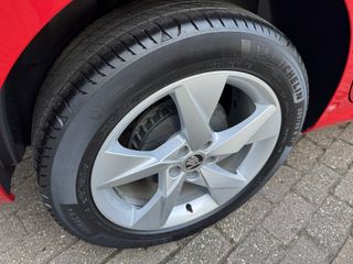 Voertuigafbeelding 12