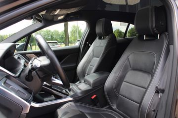 Voertuigafbeelding 3