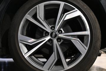 Voertuigafbeelding 13