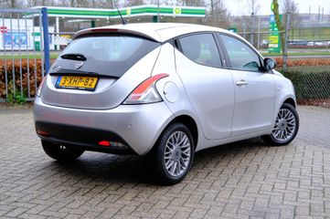 Voertuigafbeelding 2