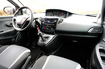 Voertuigafbeelding 4