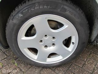 Voertuigafbeelding 12