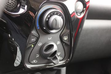 Voertuigafbeelding 9