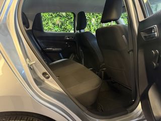 Voertuigafbeelding 7