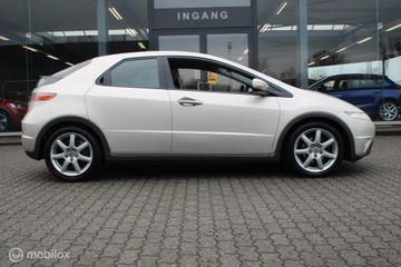 Voertuigafbeelding 7