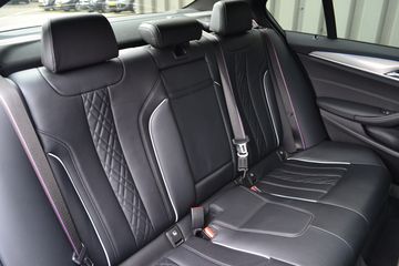 Voertuigafbeelding 13