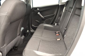 Voertuigafbeelding 6