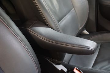 Voertuigafbeelding 8