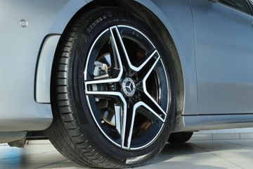 Voertuigafbeelding 6