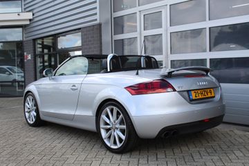 Voertuigafbeelding 6