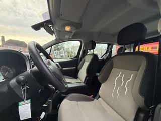 Voertuigafbeelding 9