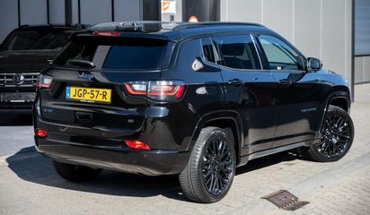 Voertuigafbeelding 4