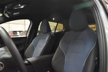 Voertuigafbeelding 3