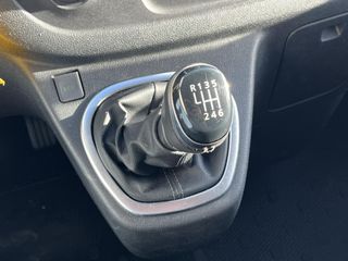 Voertuigafbeelding 16