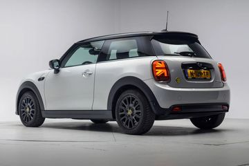 Voertuigafbeelding 2