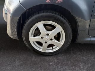 Voertuigafbeelding 8