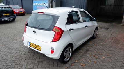 Voertuigafbeelding 3