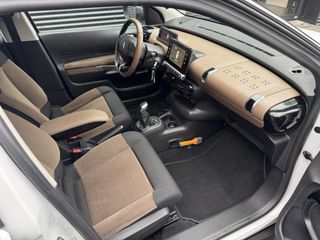 Voertuigafbeelding 10