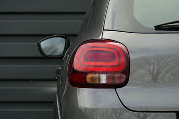 Voertuigafbeelding 6