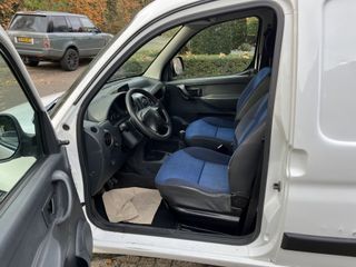 Voertuigafbeelding 6