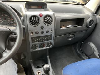 Voertuigafbeelding 8