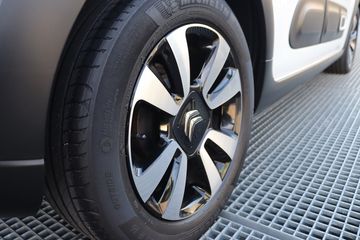 Voertuigafbeelding 43